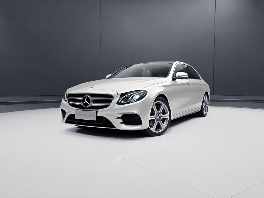  Mercedes-Benz E300 L AMG Line 2016 года  (CN) (фото 11 из 22)